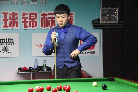 在禁区内的 在禁区内的